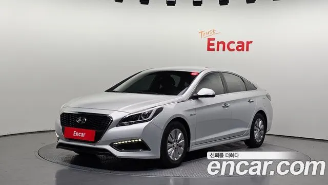 HYUNDAI SONATA HYBRID 2016 — 136 140 км, серебристый, Корея — под ключ — фото 1