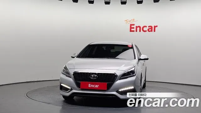 HYUNDAI SONATA HYBRID 2016 — 136 140 км, серебристый, Корея — под ключ — фото 3