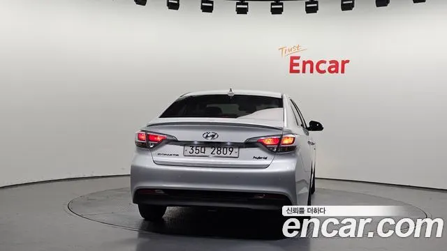 HYUNDAI SONATA HYBRID 2016 — 136 140 км, серебристый, Корея — под ключ — фото 4