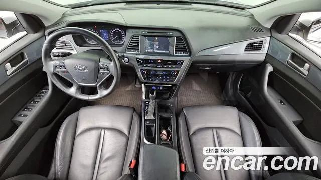 HYUNDAI SONATA HYBRID 2016 — 136 140 км, серебристый, Корея — под ключ — фото 7