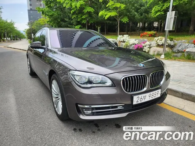 BMW 7 SERIES 2014 — 216 000 км, коричневый, Корея — под ключ — фото 1