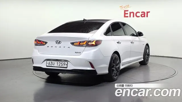 HYUNDAI SONATA HYBRID 2019 — 221 969 км, белый, Корея — под ключ — фото 2