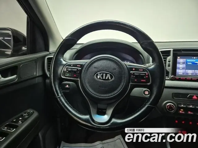 KIA SPORTAGE 2016 — 138 509 км, чёрный, Корея — под ключ — фото 9