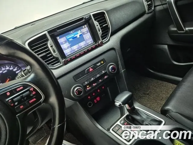 KIA SPORTAGE 2016 — 138 509 км, чёрный, Корея — под ключ — фото 10