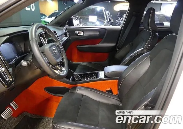 VOLVO XC40 2021 — 69 400 км, белый-перламутр, Корея — под ключ — фото 8