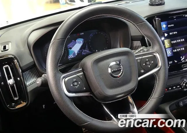 VOLVO XC40 2021 — 69 400 км, белый-перламутр, Корея — под ключ — фото 10