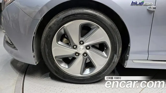 HYUNDAI SONATA HYBRID 2015 — 118 725 км, серебристо-серый, Корея — под ключ — фото 5
