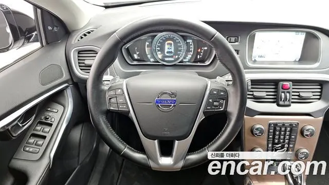 VOLVO V40 CROSS COUNTRY 2015 — 56 470 км, серый, Корея — под ключ — фото 12