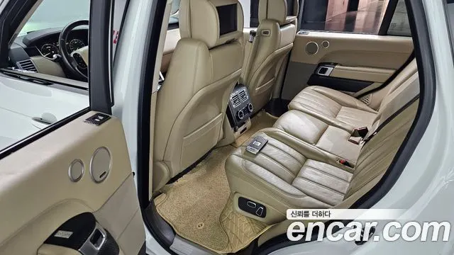LAND ROVER RANGE ROVER (4 ПОК.) 2015 — 116 877 км, белый, Корея — под ключ — фото 11