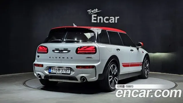 MINI COOPER S CLUBMAN 2023 — 11 200 км, серебристо-серый, Корея — под ключ — фото 2