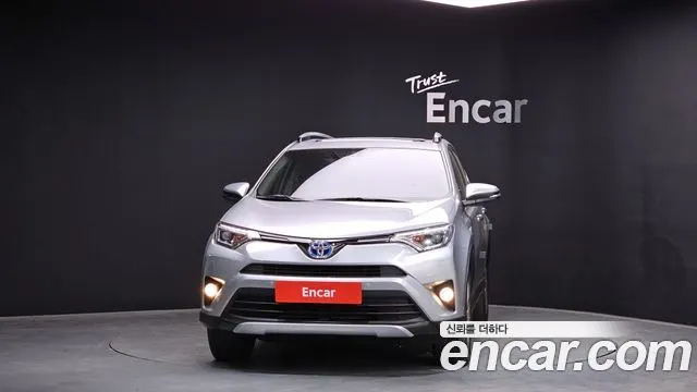 TOYOTA RAV4 2018 — 102 472 км, серебристый, Корея — под ключ — фото 3