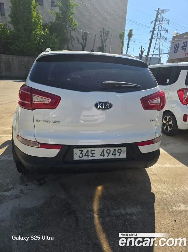 KIA SPORTAGE R 2012 — 241 000 км, белый, Корея — под ключ — фото 4