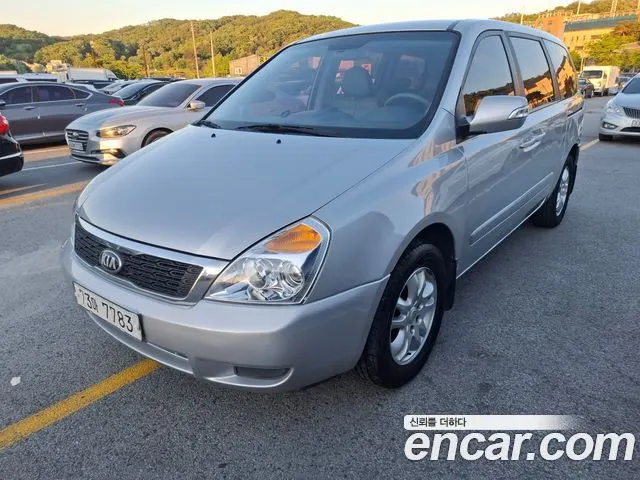 KIA CARNIVAL R 2013