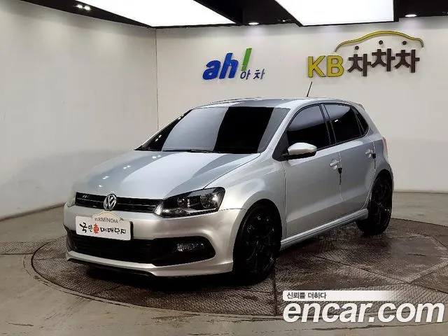 VOLKSWAGEN POLO 2013