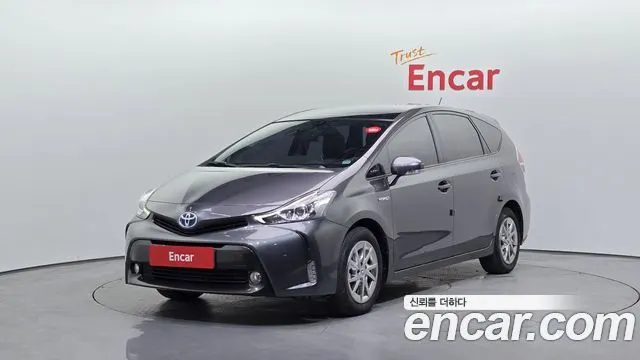 TOYOTA PRIUS V 2017
