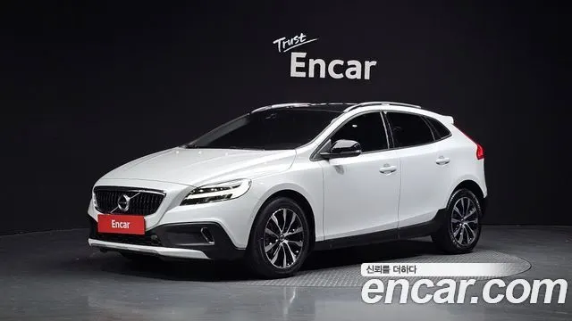 VOLVO V40 CROSS COUNTRY 2019