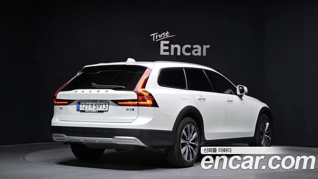 VOLVO V90 CROSS COUNTRY 2021 — 57 452 км, белый, Корея — под ключ — фото 2