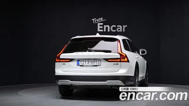 VOLVO V90 CROSS COUNTRY 2021 — 57 452 км, белый, Корея — под ключ — фото 4