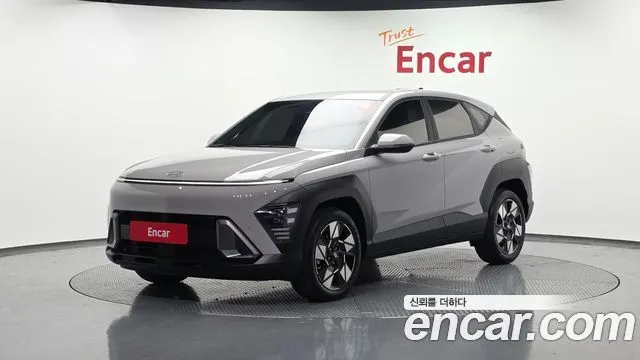 HYUNDAI KONA 2023 — 29 718 км, серебристо-серый, Корея — под ключ — фото 1