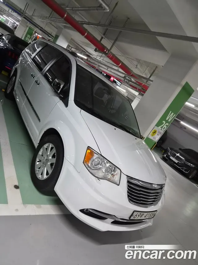 CHRYSLER GRAND VOYAGER 2014 — 120 000 км, белый, Корея — под ключ — фото 2