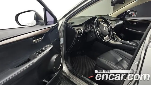LEXUS NX300H 2017 — 88 389 км, серебристо-серый, Корея — под ключ — фото 11