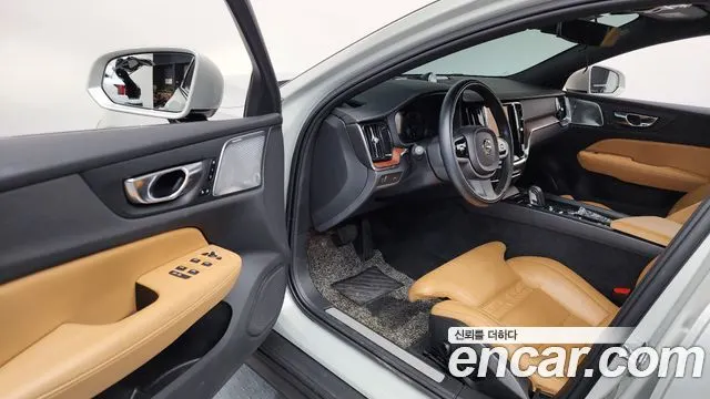 VOLVO V60 CROSS COUNTRY 2021 — 25 290 км, белый, Корея — под ключ — фото 10
