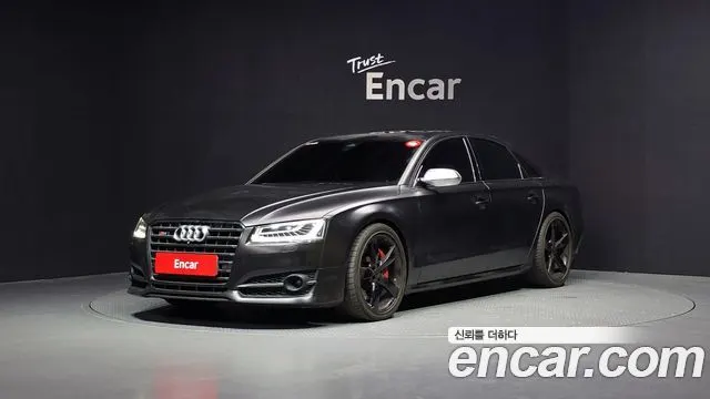 AUDI S8 2015