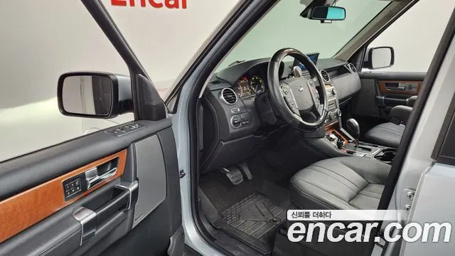 LAND ROVER DISCOVERY 4 2011 — 86 338 км, светло-серебристый, Корея — под ключ — фото 10