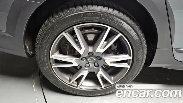 VOLVO V90 CROSS COUNTRY 2018 — 65 228 км, серебристо-серый, Корея — под ключ — фото 5