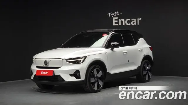VOLVO XC40 RECHARGE 2023 — 79 813 км, белый, Корея — под ключ — фото 1