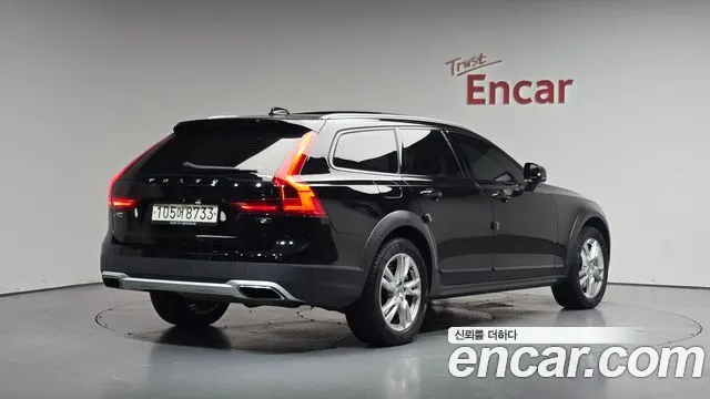 VOLVO V90 CROSS COUNTRY 2018 — 123 753 км, чёрный, Корея — под ключ — фото 2