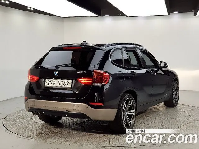 BMW X1 2013 — 142 000 км, чёрный, Корея — под ключ — фото 4