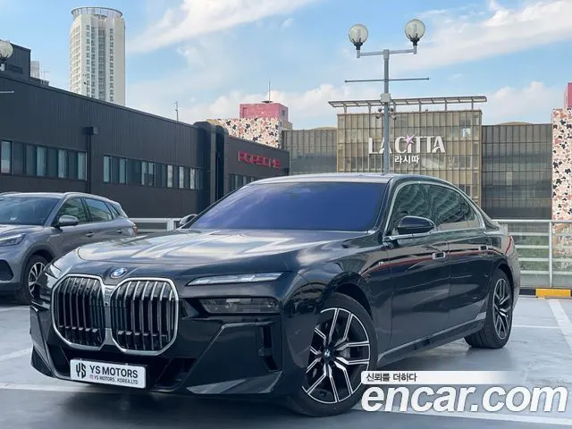 BMW 7 SERIES 2025 — 5 000 км, чёрный, Корея — под ключ — фото 1