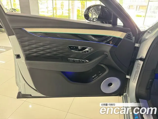 BENTLEY FLYING SPUR 2023 — 28 400 км, светло-серебристый, Корея — под ключ — фото 7