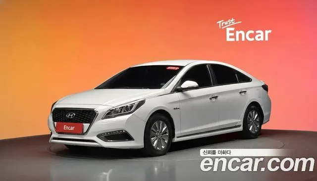 HYUNDAI SONATA HYBRID 2017 — 78 025 км, белый, Корея — под ключ — фото 2