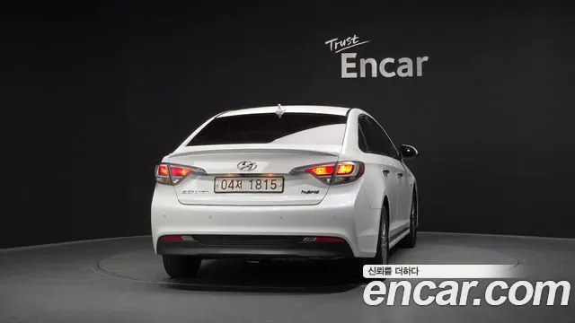 HYUNDAI SONATA HYBRID 2017 — 78 025 км, белый, Корея — под ключ — фото 4