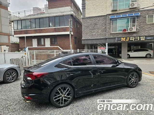 HYUNDAI AVANTE 2019 — 180 000 км, чёрный, Корея — под ключ — фото 2
