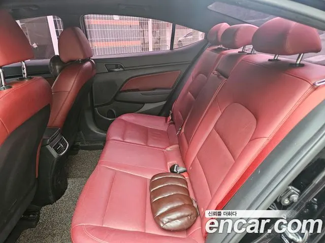 HYUNDAI AVANTE 2019 — 180 000 км, чёрный, Корея — под ключ — фото 6