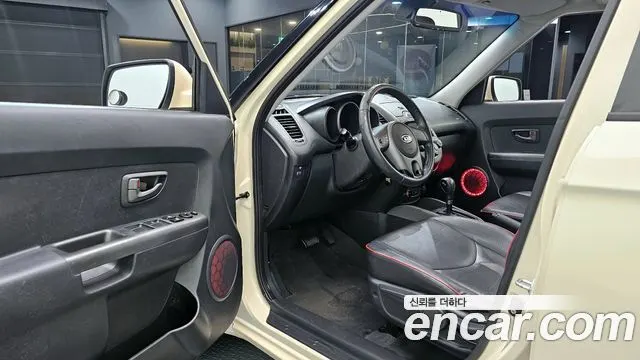 KIA SOUL 2010 — 77 980 км, белый-перламутр, Корея — под ключ — фото 10