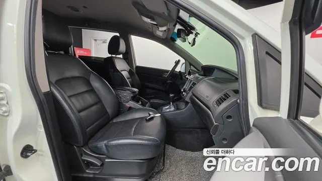 KGM KORANDO TURISMO 2017 — 207 729 км, белый, Корея — под ключ — фото 10