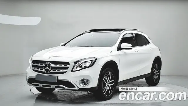 MERCEDES-BENZ GLA-CLASS X156 2019