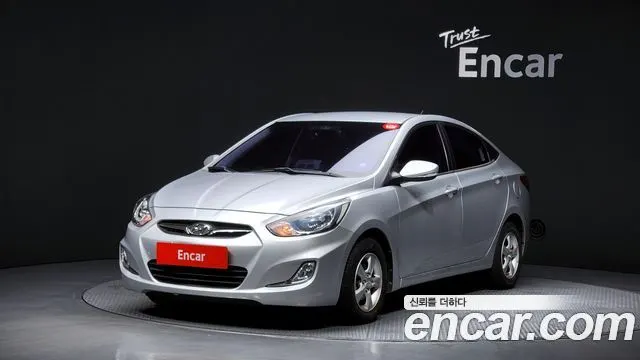 HYUNDAI ACCENT 2012