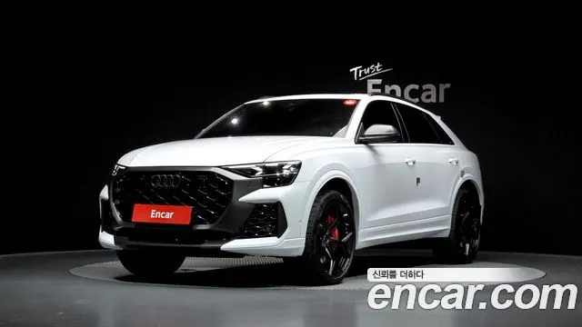 AUDI RSQ8 2025