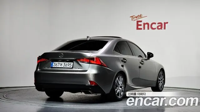 LEXUS IS300 2019 — 97 818 км, светло-золотистый, Корея — под ключ — фото 2