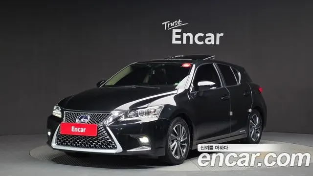 LEXUS CT200H 2018