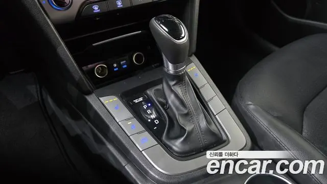 HYUNDAI AVANTE 2016 — 100 495 км, серебристо-серый, Корея — под ключ — фото 9