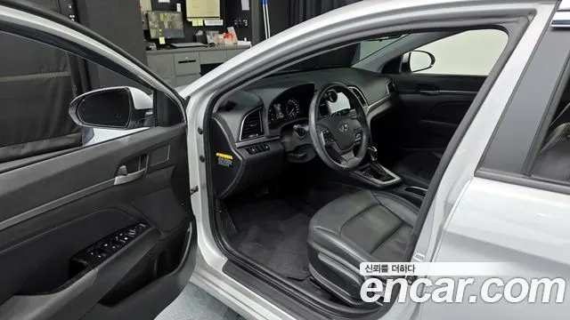 HYUNDAI AVANTE 2016 — 100 495 км, серебристо-серый, Корея — под ключ — фото 10