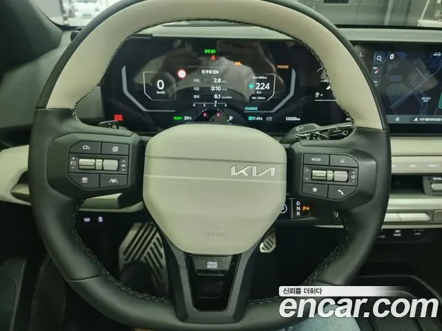 KIA EV4 2026 — 12 500 км, серебристо-серый, Корея — под ключ — фото 6