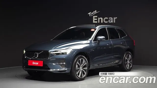 VOLVO XC60 2022