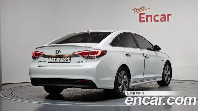HYUNDAI SONATA HYBRID 2015 — 175 684 км, белый, Корея — под ключ — фото 2
